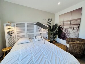 3 bedrooms, iron/ironing board, travel cot, free WiFi - 4* villa with pool & sea view (Port-des-Barques)