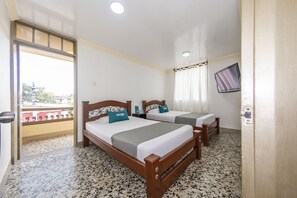 Habitación Familiar Twin | Hypo-allergenic bedding, free WiFi, bed sheets - Ayenda Parque del Quindio (Armenia)