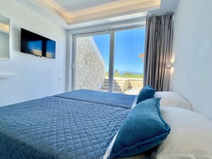 2 bedrooms, iron/ironing board, free WiFi, bed sheets - Danune Luxury Beachfront Villa with private pool (Agnos beach)