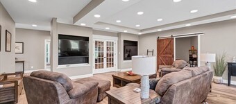 The Persimmon Ridge Lodge - Golf Room & Pickleball!