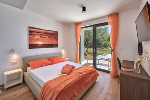 1 bedroom, iron/ironing board, travel cot, free WiFi