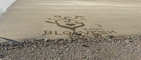 Una playa cerca