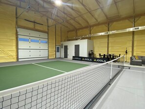 Sports court - Private Suite on Eastern Kentucky Farm with Indoor Pickleball Court (West Liberty)
