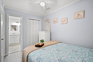 1 bedroom, free WiFi - Sea Cabin 220 - Direct Ocean Front 1 Bedroom Condo- Pool (North Myrtle Beach)