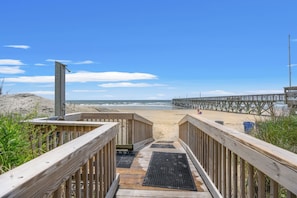 On the beach - Sea Cabin 322 - 1 Bedroom Ocean Front Condo  - Cherry Grove Beach (North Myrtle Beach)