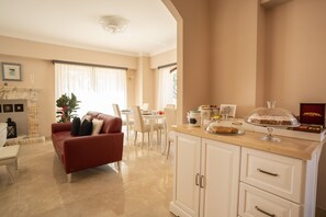 Free daily buffet breakfast - Il Castellaccio (Spello)