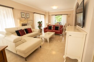 Smart TV de 43 pulgadas con canales por cable, una televisión