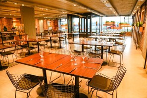 Restaurant - Hotel Ecomax (San Carlos de Bariloche)