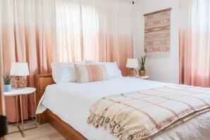 3 bedrooms, desk, iron/ironing board, free WiFi