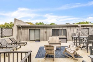 Outdoor dining - Rooftop Sun Deck! Luxury Hilton Head Villa w/ Pool (Hilton Head Island)