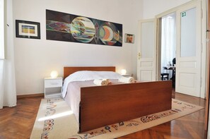 1 chambre, fer et planche à repasser, Wi-Fi gratuit, draps fournis