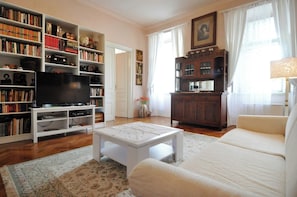 TV - Amphitheater Art Apartment (Pula)