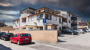 Exterior - Cute City Apt with a Relaxing Terrace - Tania (Pula)