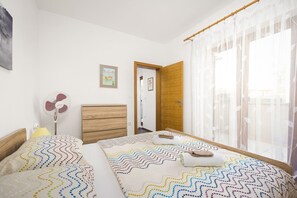 1 chambre, fer et planche à repasser, Wi-Fi gratuit, draps fournis
