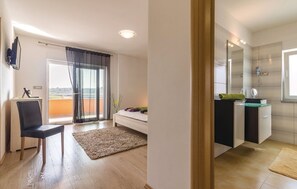 5 bedrooms, in-room safe, iron/ironing board, travel crib - Villa Relax - Pool, Sauna, Gym, Jacuzzi, Games (Pula)