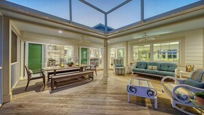 Outdoor dining - Knot 4 Reel: Gorgeous canal front w/pool, hot tub, dock and steps to the Bay! (Anna Maria)