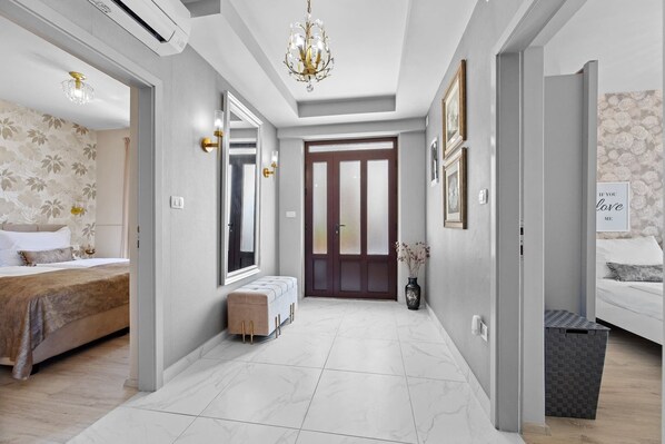2 chambres, fer et planche à repasser, Wi-Fi gratuit, draps fournis