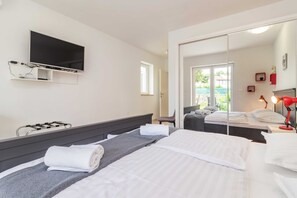 1 bedroom, iron/ironing board, free WiFi, bed sheets