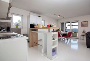 Fridge, microwave, oven, stovetop