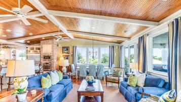 TV, fireplace, DVD player, books