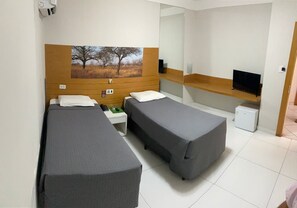 Standard Twin Room | Minibar, free WiFi, bed sheets