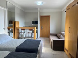 Family Studio Suite | Minibar, free WiFi, bed sheets