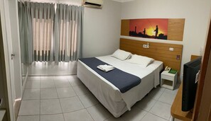 Standard Double Room | Minibar, free WiFi, bed sheets - Veneza Palace Hotel (Cuiabá)