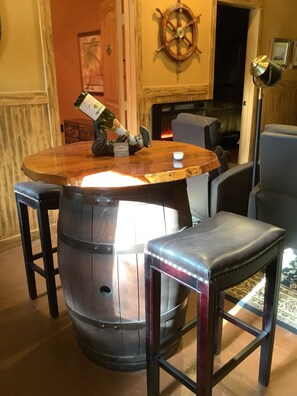 Dining - BLACK PEARL @ PIRATES COVE (Casa Grande)