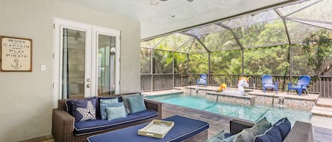 Piscina a l'aire lliure i piscina climatitzada