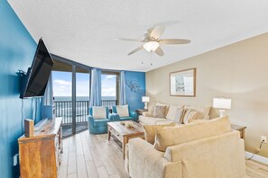 Living room - Phoenix V Unit 816 (Orange Beach)