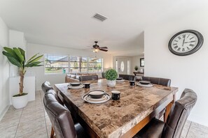 Dining - Direct Gulf Access Pet Friendly Villa with Heated Pool & Kayaks - Villa Baja - Roelens Vacations (Cape Coral)