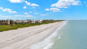 Beach nearby - Beautiful Home Across Street From Beach! (Sanibel)