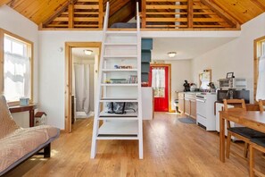 Unclassified image, 2 of 42, button