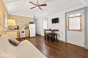 Unclassified image, 4 of 42, button