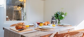 Two bedroom period Cotswold holiday cottage in Moreton-in-Marsh - Wendle Cottage