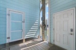 Property grounds - "Breathe EZ" - Oceanfront Home, 4 Bedrooms / 3.5 Bathrooms (Holden Beach)