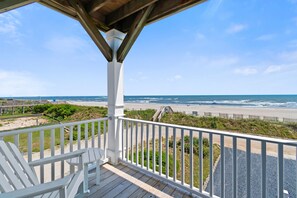 Property grounds - "Breathe EZ" - Oceanfront Home, 4 Bedrooms / 3.5 Bathrooms (Holden Beach)