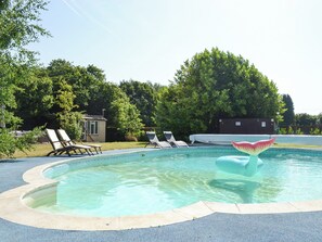 Pool - 2 bedroom accommodation in Stowting (Stowting)