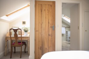 1 bedroom, iron/ironing board, Internet, bed sheets - Winsbury Cottage, East Hauxwell, Yorkshire Dales (Nr Leyburn)