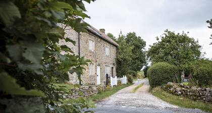 Winsbury Cottage, East Hauxwell, Yorkshire Dales