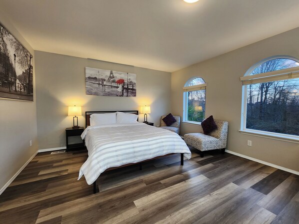 6 bedrooms, in-room safe, desk, iron/ironing board