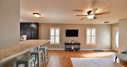 Clean Spacious Home | 3 Bedrooms | Close to Airport