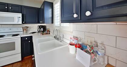 Clean Spacious Home | 3 Bedrooms | Close to Airport