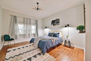 3 bedrooms, desk, travel cot, free WiFi