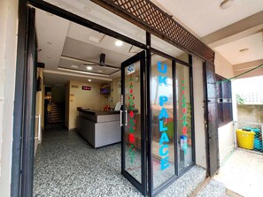 Interior entrance - Goroomgo UK Palace Puri (Puri)