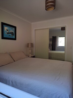 2 quartos, ferros/tábuas de passar roupa, Wi-Fi de cortesia