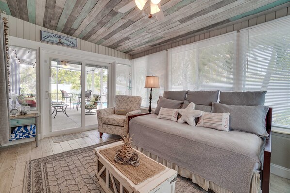 Ferienhaus, 2 Schlafzimmer, eigener Pool | Wohnbereich