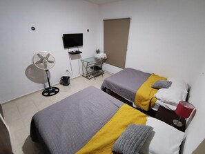 2 bedrooms, iron/ironing board, free WiFi, bed sheets - Beautiful house with POOL in a private (Yuc.)