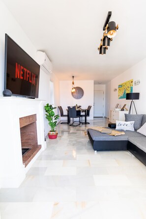 TV connectée, cheminée, Netflix, services de streaming