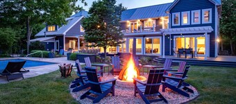 7 Bedroom Country Estate with Large Private Pool!